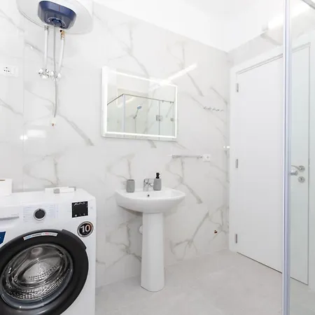 Imperial Visar Melody Lägenhet Vlorë