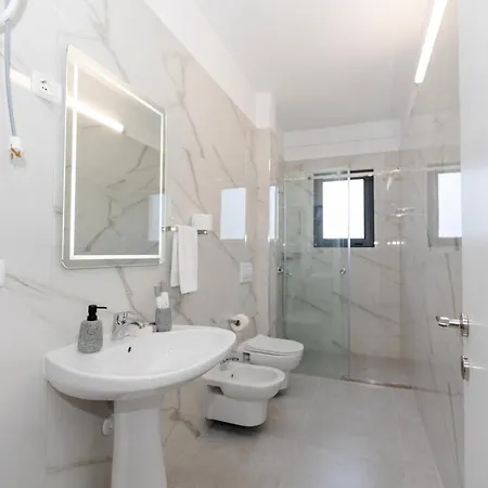 Imperial Visar Melody Lägenhet